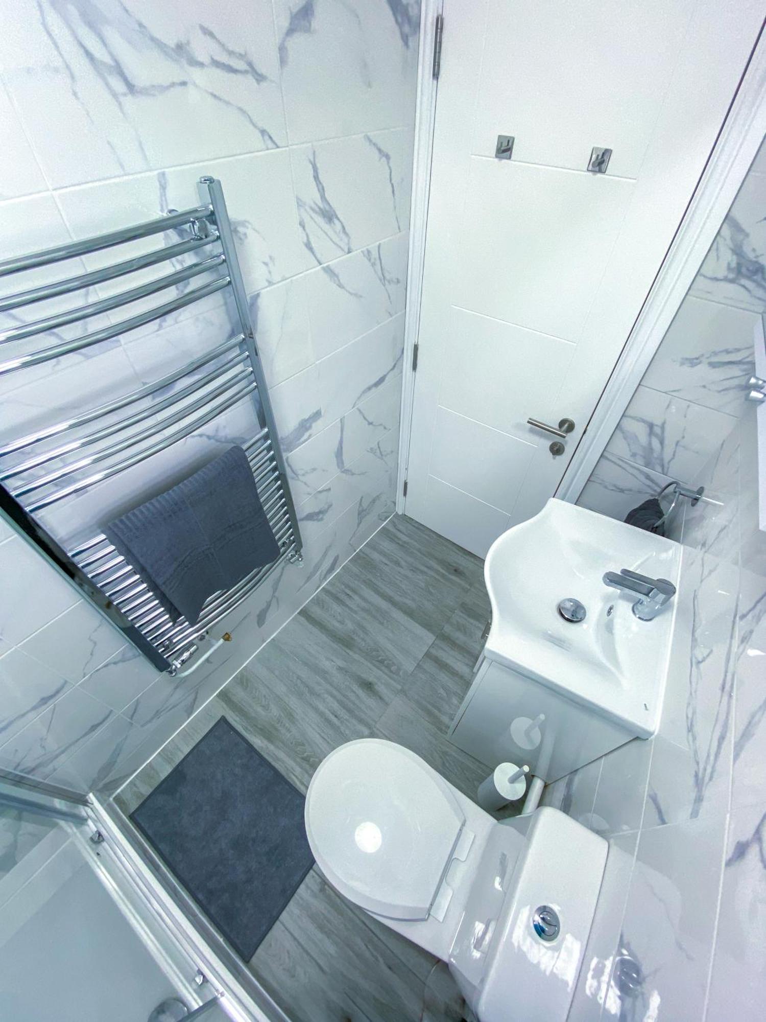 Stylish 1 Bedroom Flat - 5 Guest London- F1 Εξωτερικό φωτογραφία